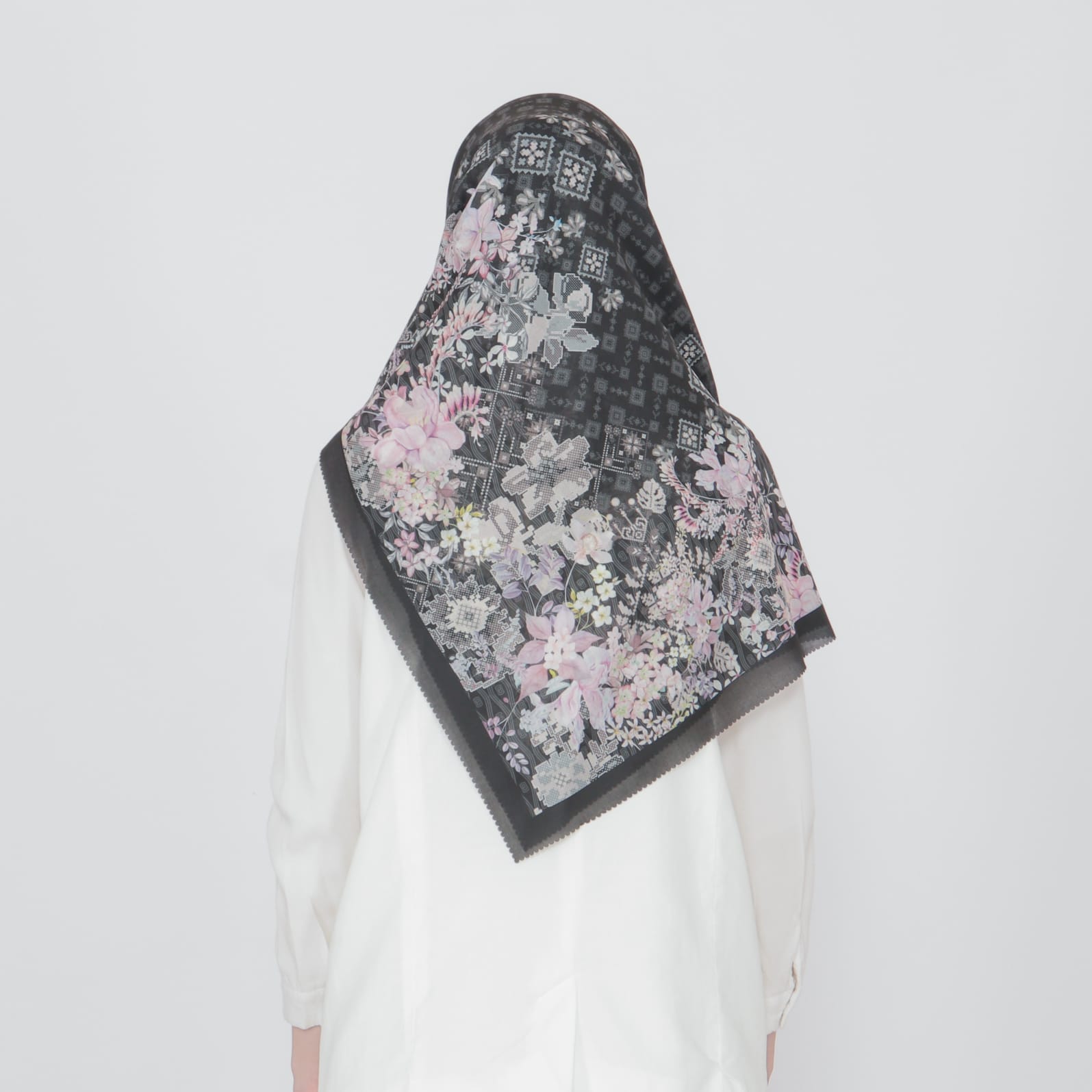 Jilbab Motif Segi Empat - Pesona Series