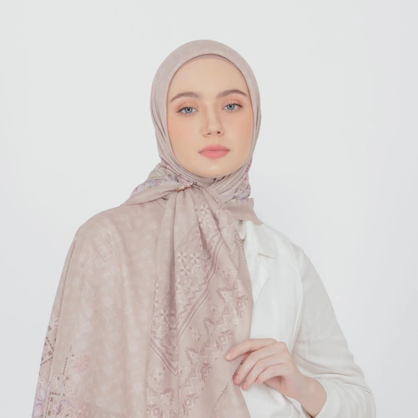 Jilbab Motif Segi Empat - Pesona Series