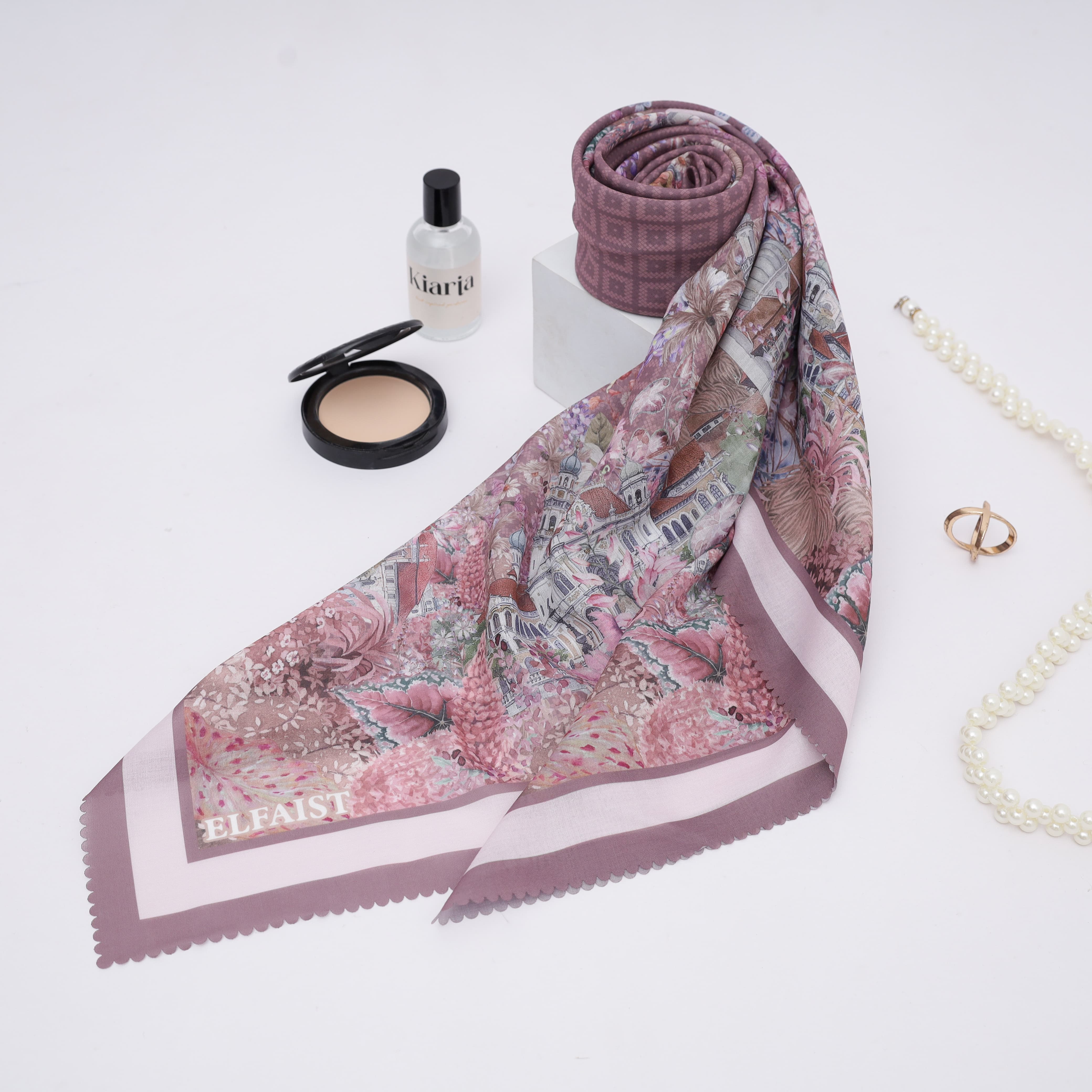 Jilbab Motif Segi Empat - Batavia Series