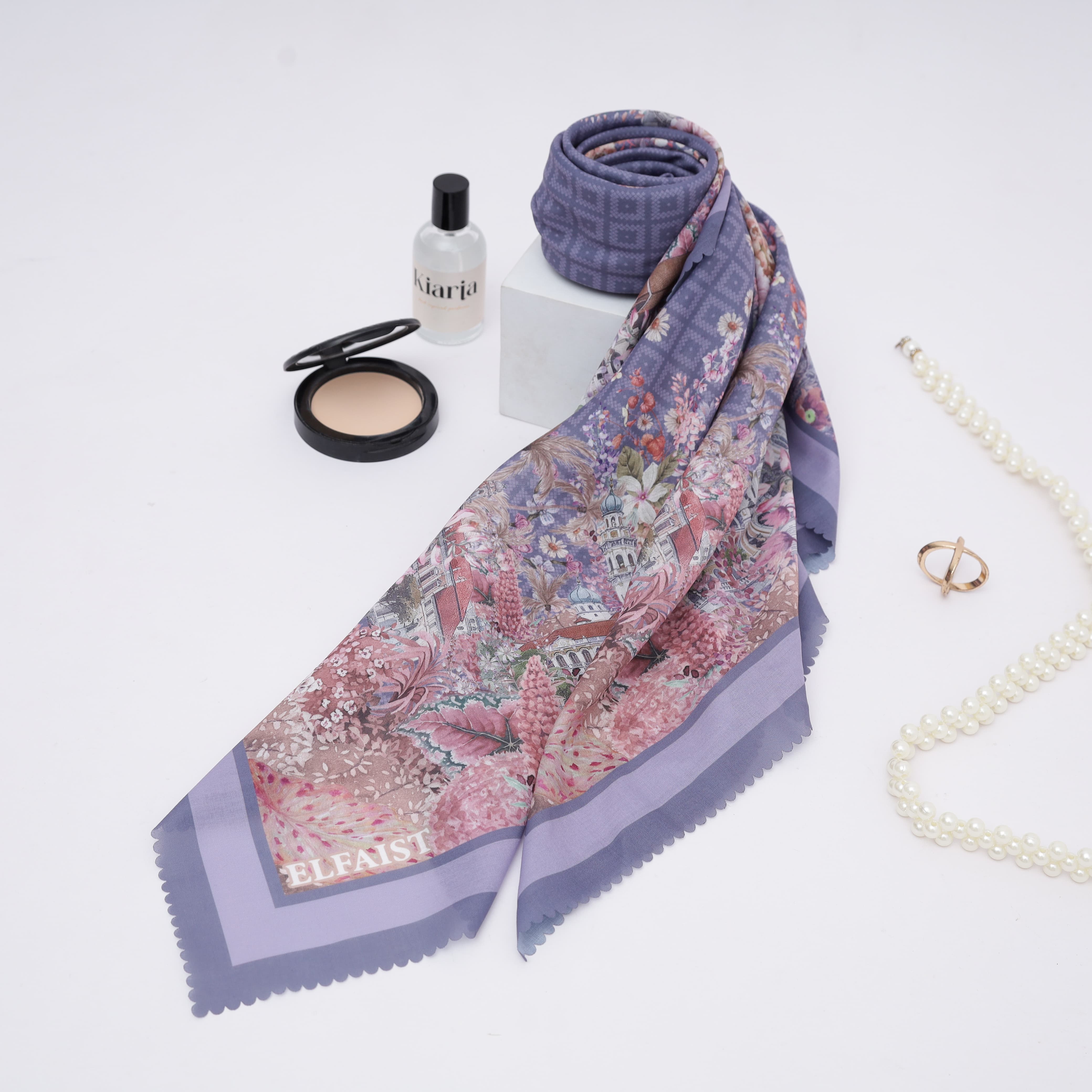 Jilbab Motif Segi Empat - Batavia Series