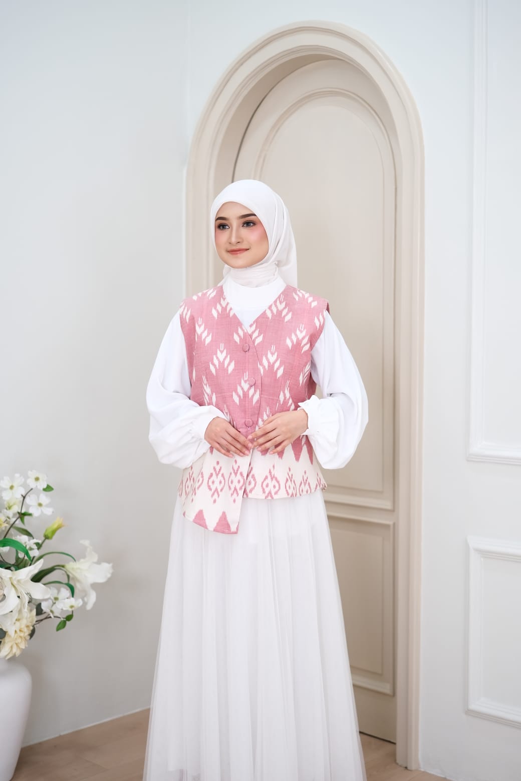 Outer tenun wanita pink