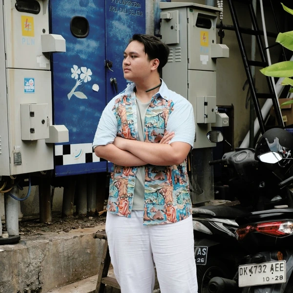 Kemeja Pria Katun Organik - Series Ruang Waktu (WITA) - Lengan Biru Muda