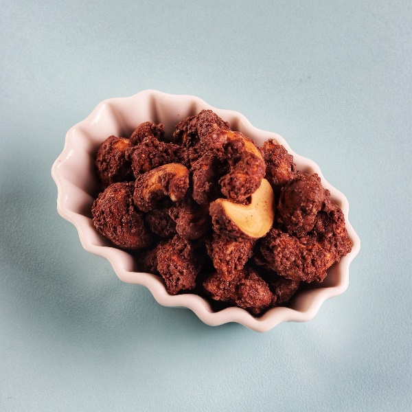 Souvenir Paket Hemat Cangcomak 3 in 1 Kacang Coklat Mete Coklat Almond Coklat Mede Salted Egg