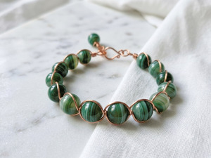 Gelang Batu Lilit
