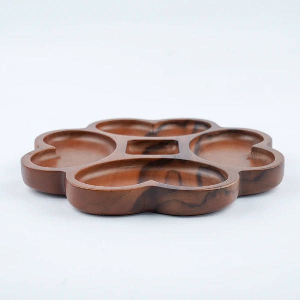 Wooden Plate CNC Semanggi Leaf