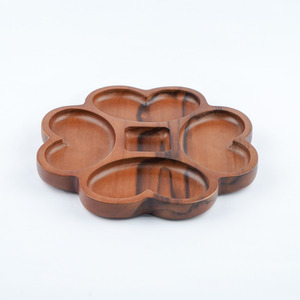 Wooden Plate CNC Semanggi Leaf