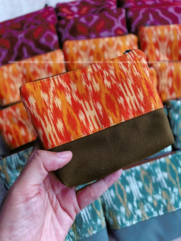 Violet Pouch