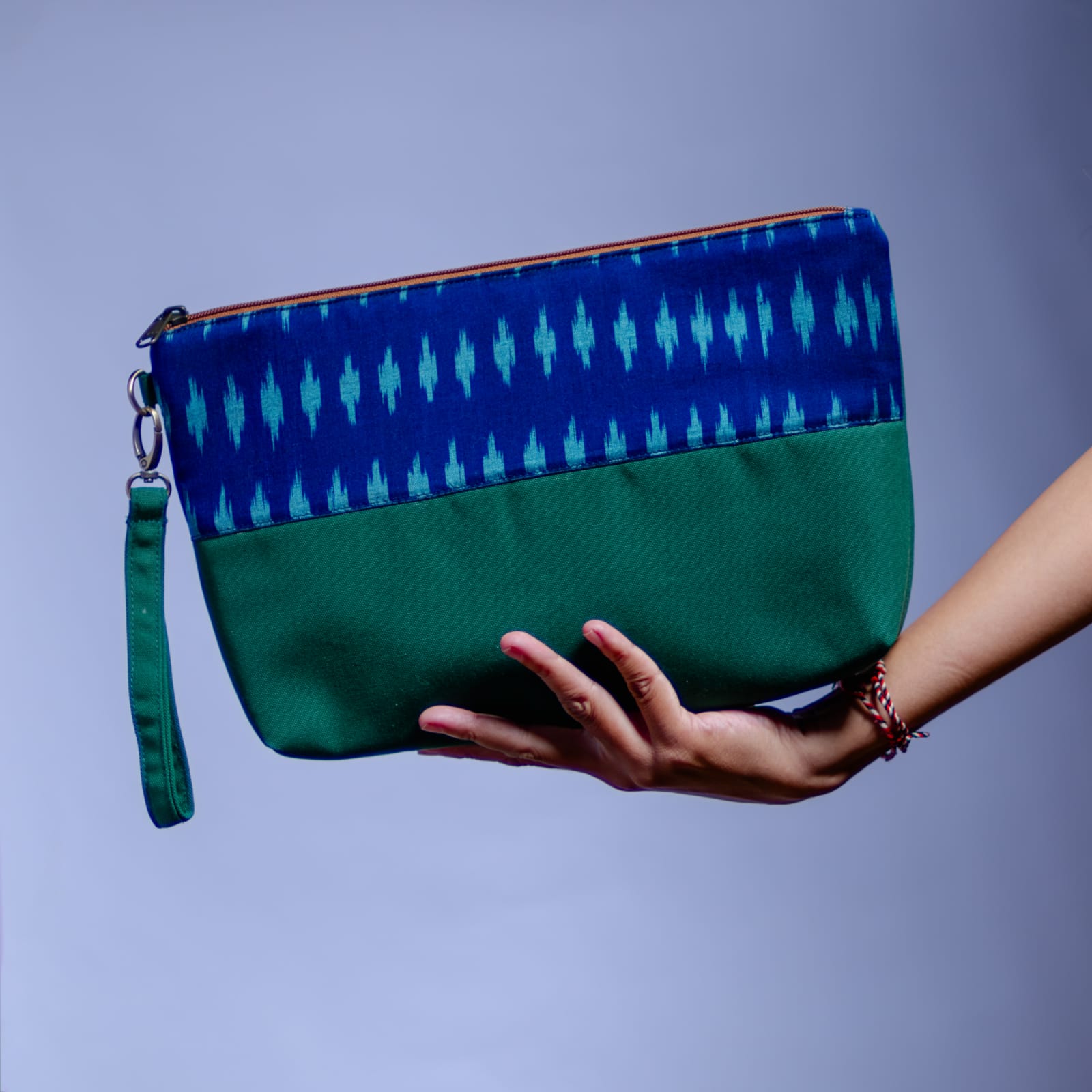 Lavantara Pouch