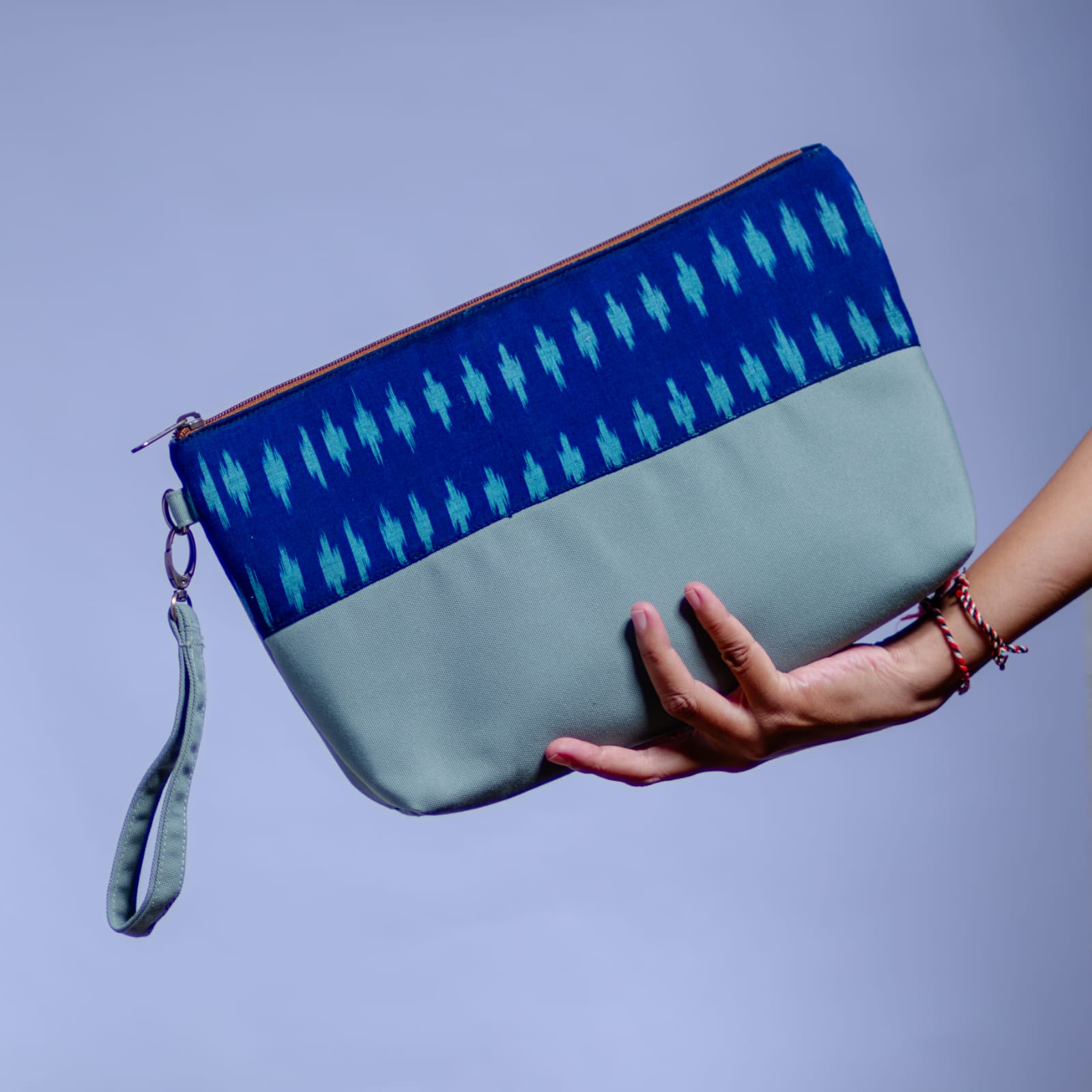 Lavantara Pouch