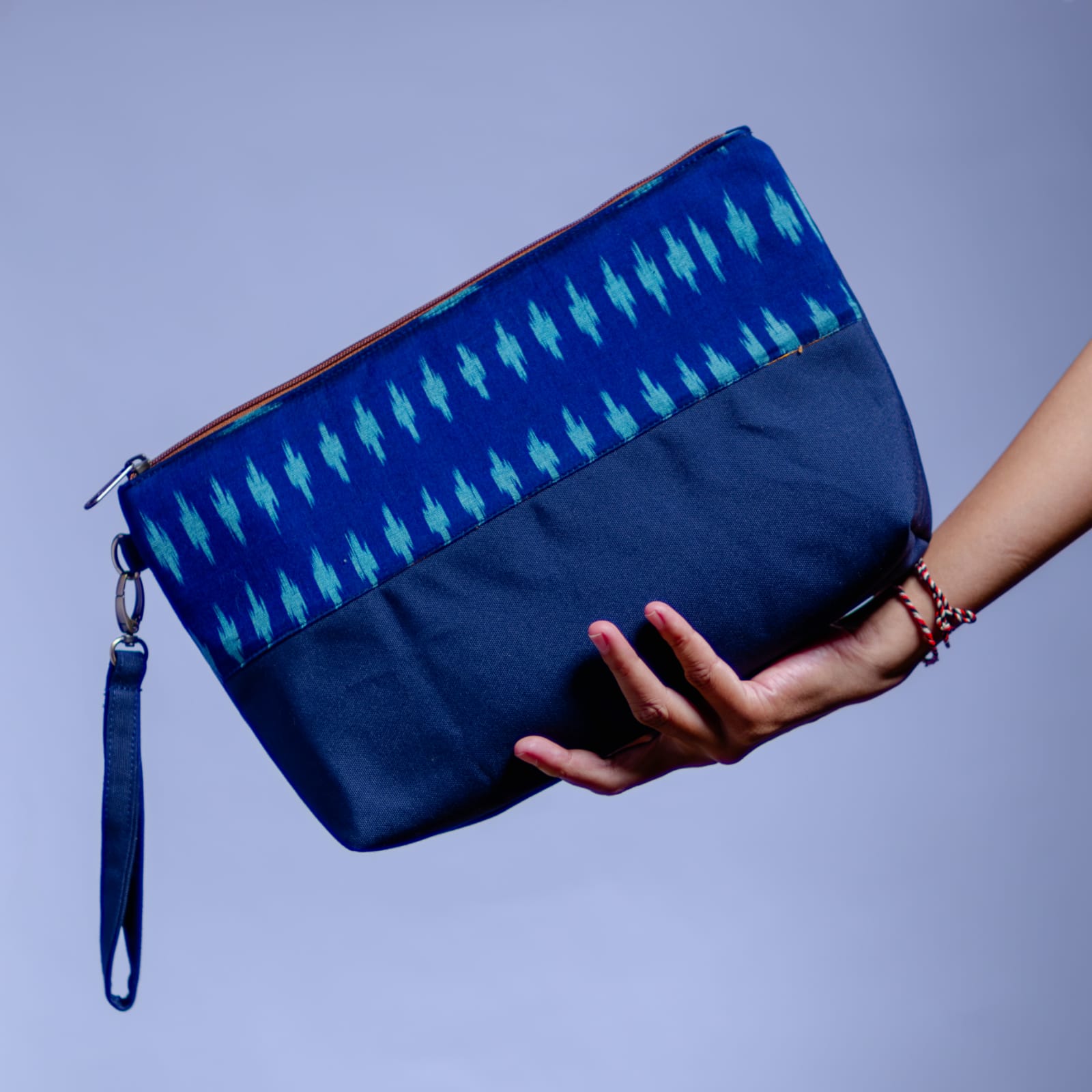 Lavantara Pouch