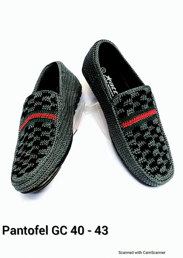 Sepatu Rajut Pria