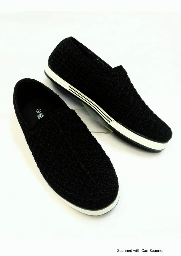 Sepatu Rajut Pria