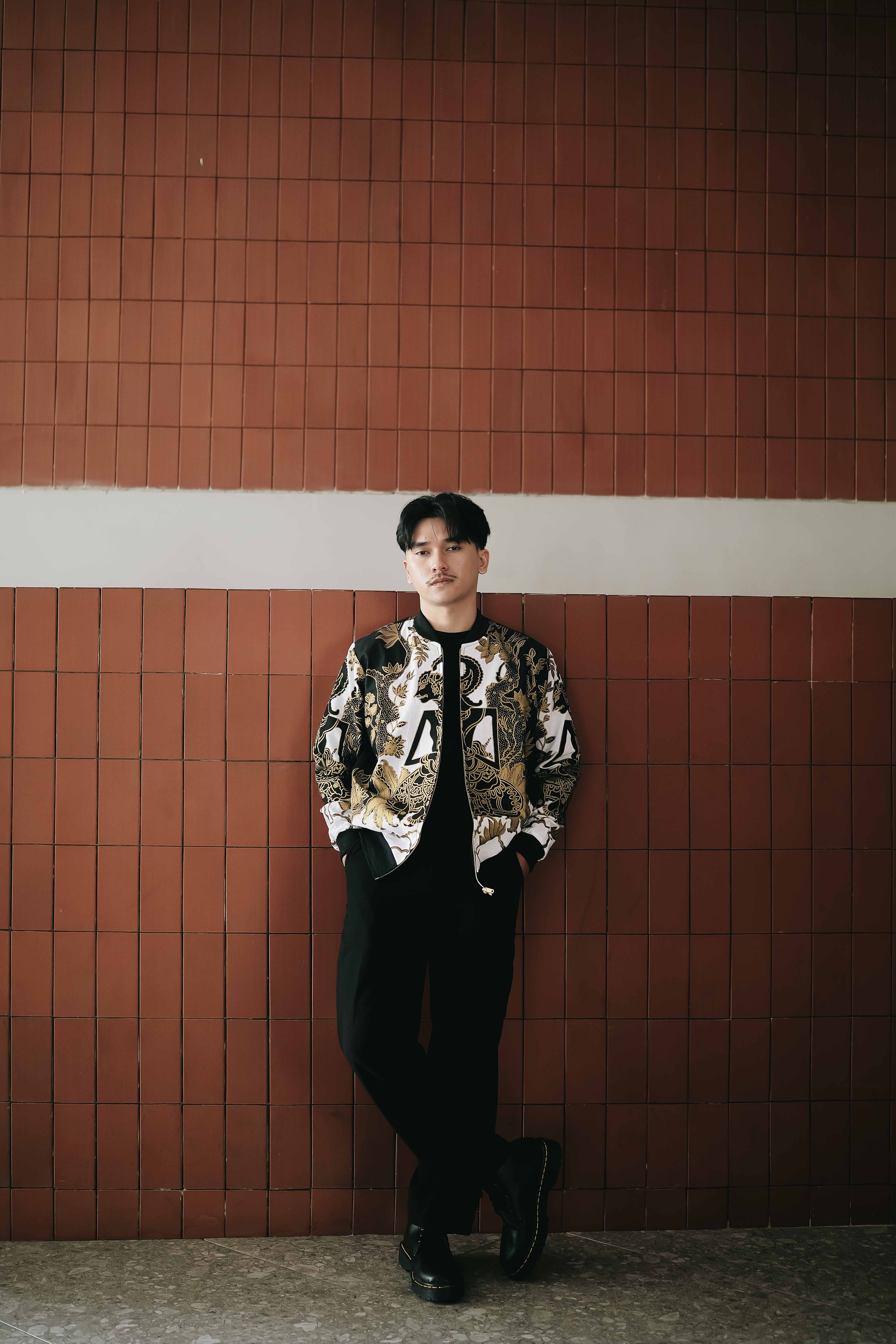 Jaket Bomber Batik Unisex Motif Wayang Srikandi