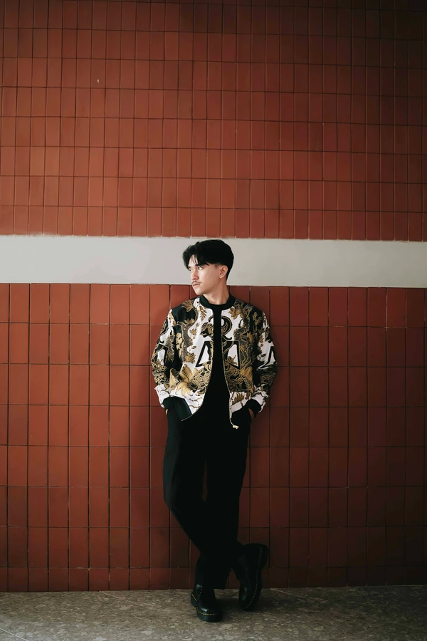Jaket Bomber Batik Unisex Motif Wayang Srikandi