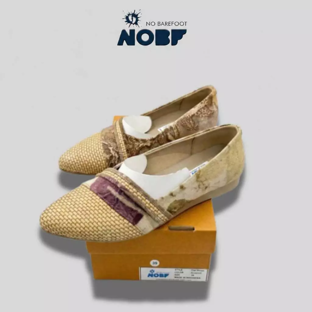 Sepatu Flat Wanita Motif Daun Alami Handmade – Natural Dye (Ecoprint)
