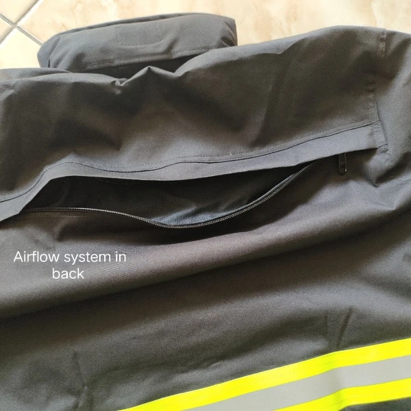 OTRAHUM Black Edition Jaket Bomber Safety Hi-Vis High Visibility Reflectif Scothlite Hifiz Bahan Taslan Waterproof Windproof untuk Tambang Mining Engineer Teknisi Tentara Security Tactical Steward Patwal Riding