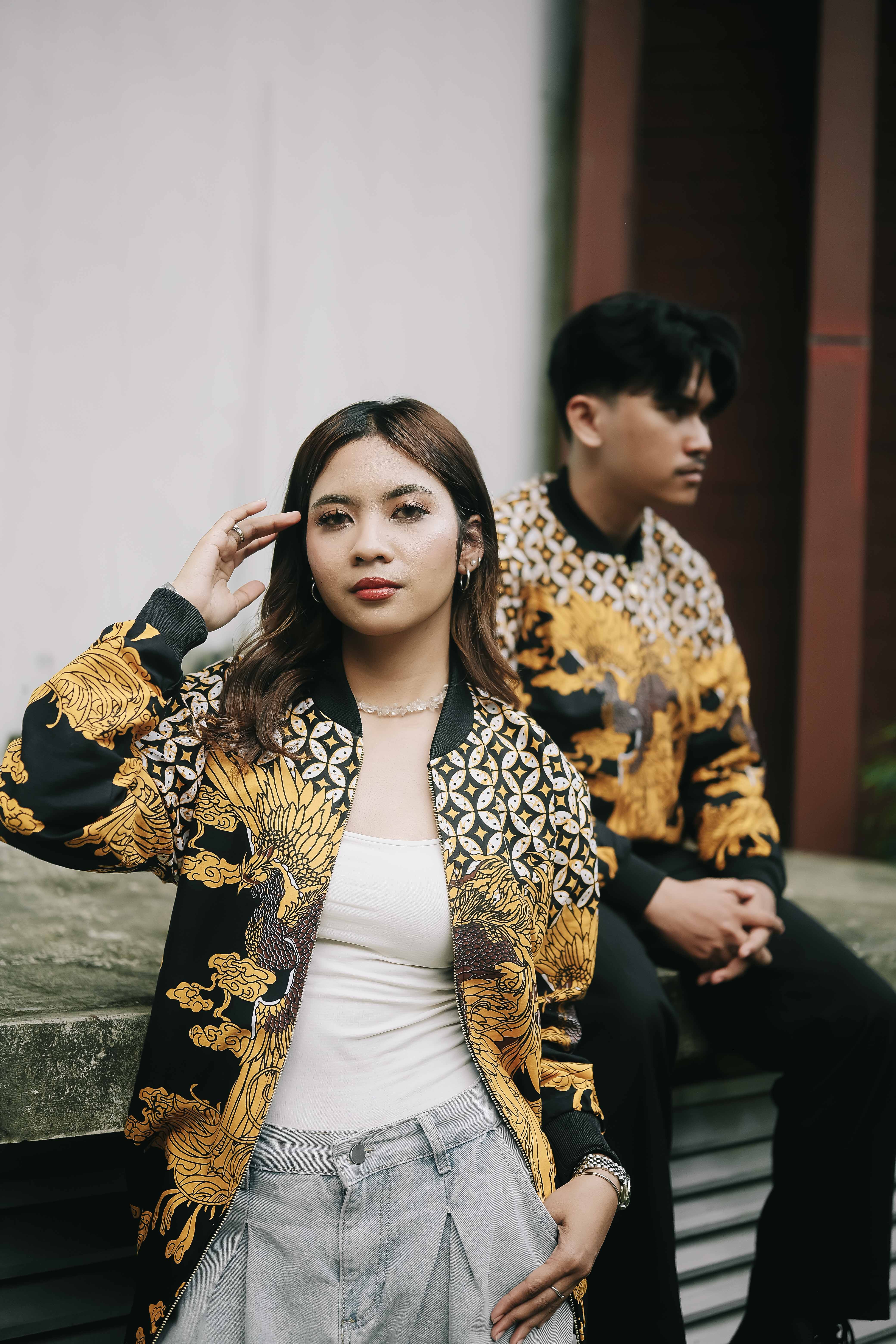 Jaket Bomber Batik Unisex Motif Burung Phoenix
