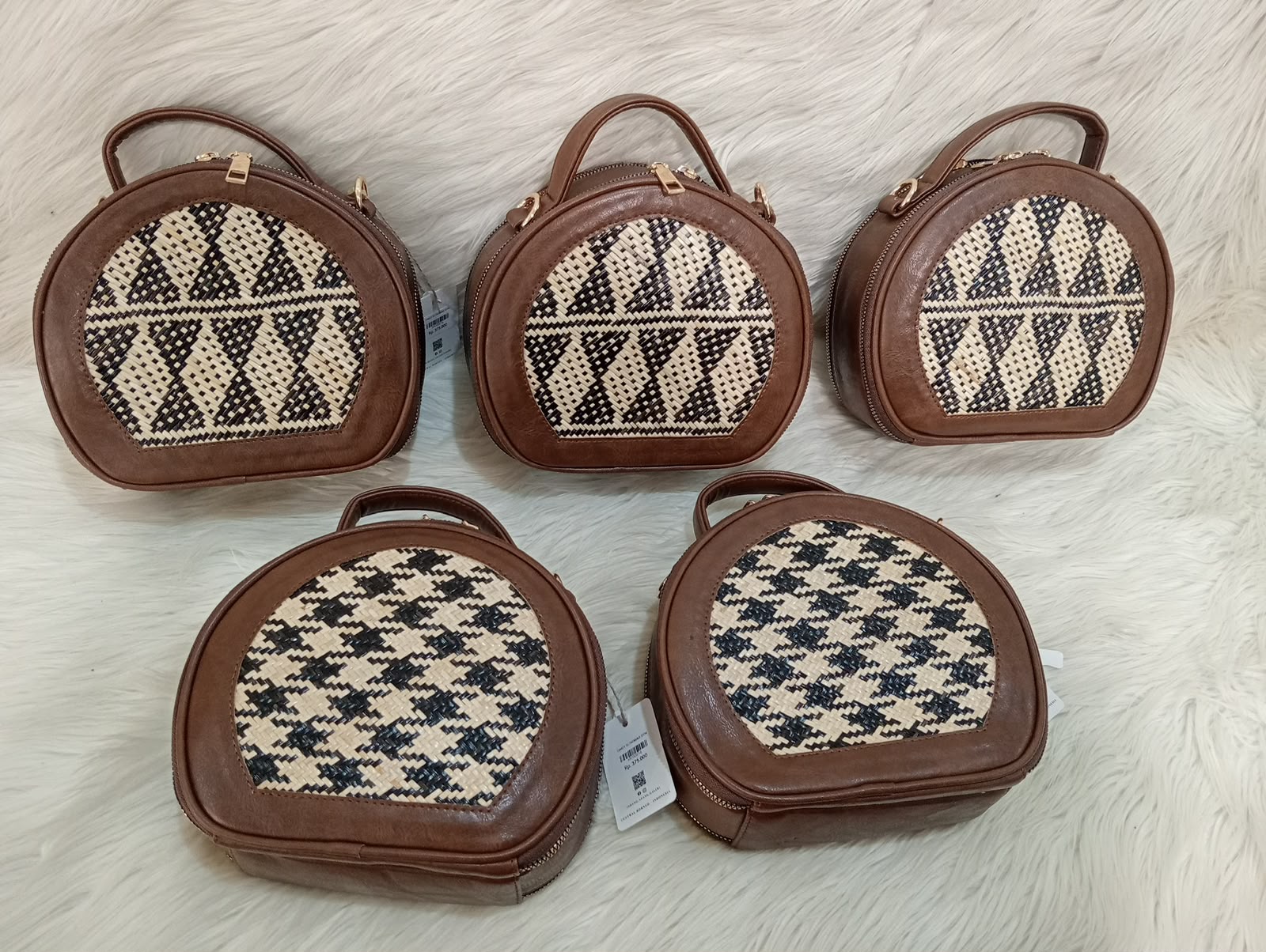 DAISY SLINGBAG SYN
