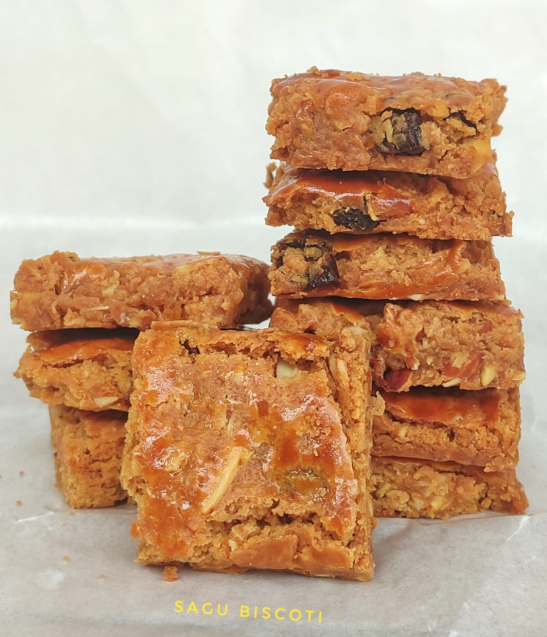 Sagu Biscotti Almond Kismis