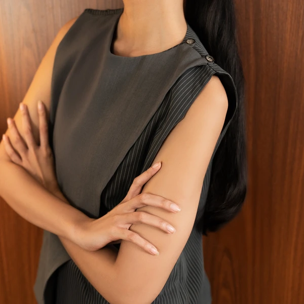 Sae. Arlo Vest Dark Grey Stripe - Vest Wanita Tanpa Lengan Asymmetric - Smart Casual S/M - M/L