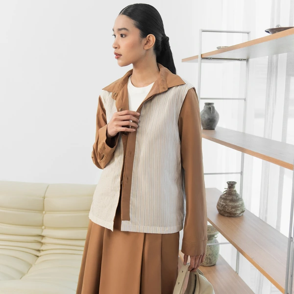 Sae. Isla Jacket Reversible Camel Brown Putih Stripe - Jaket Wanita 2-in-1 - Smart Casual Workwear S/M - L/XL