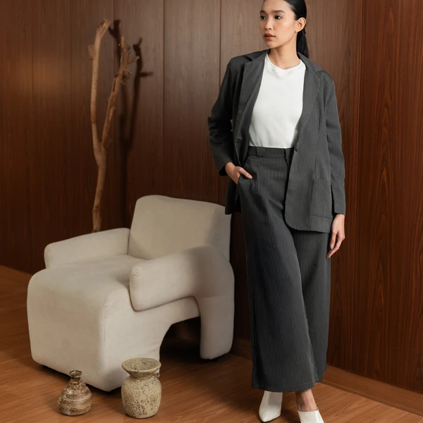 Sae. Harper Pants Dark Charcoal Grey Pinstripe - Celana Straight Fit Wanita - Celana Smart Casual S/M- L/XL