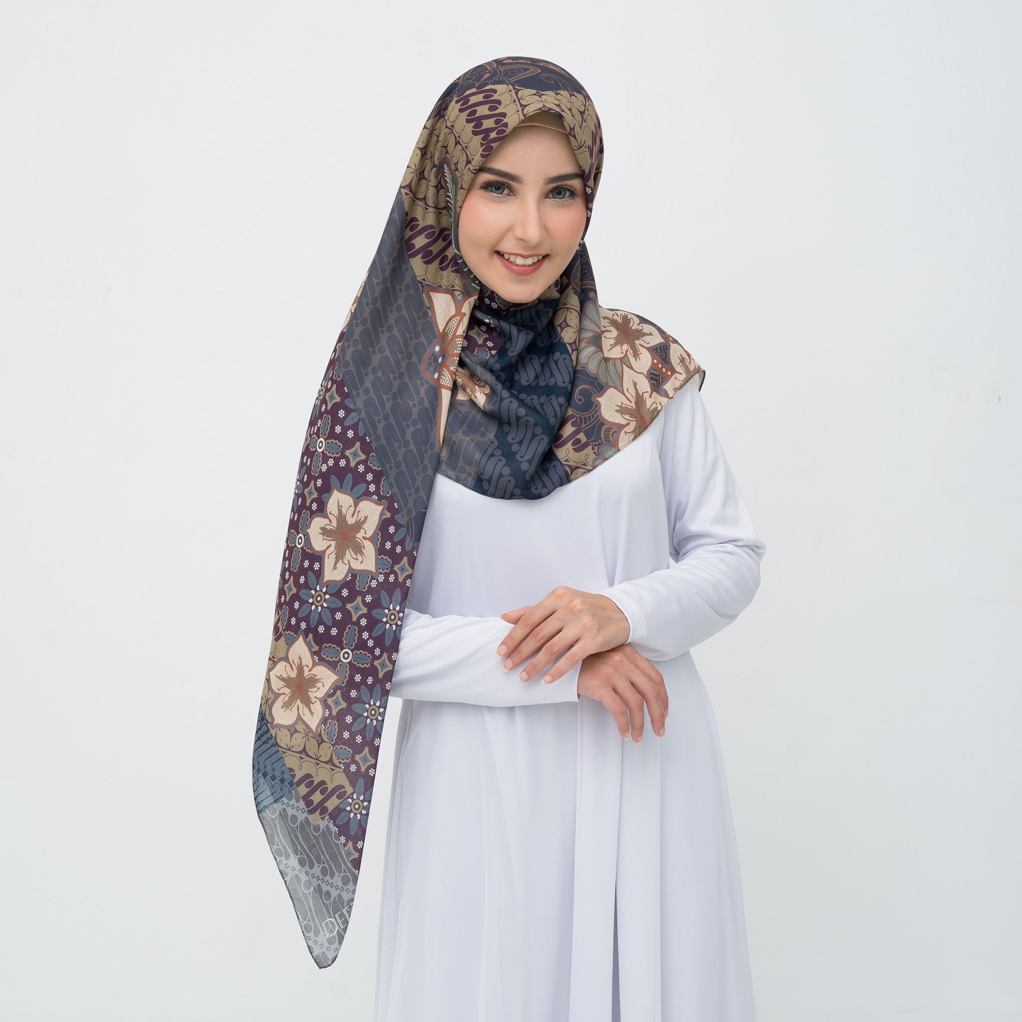 Deenha Hijab Batik Parang Abu Abu Segiempat Lasercut Voal Premium