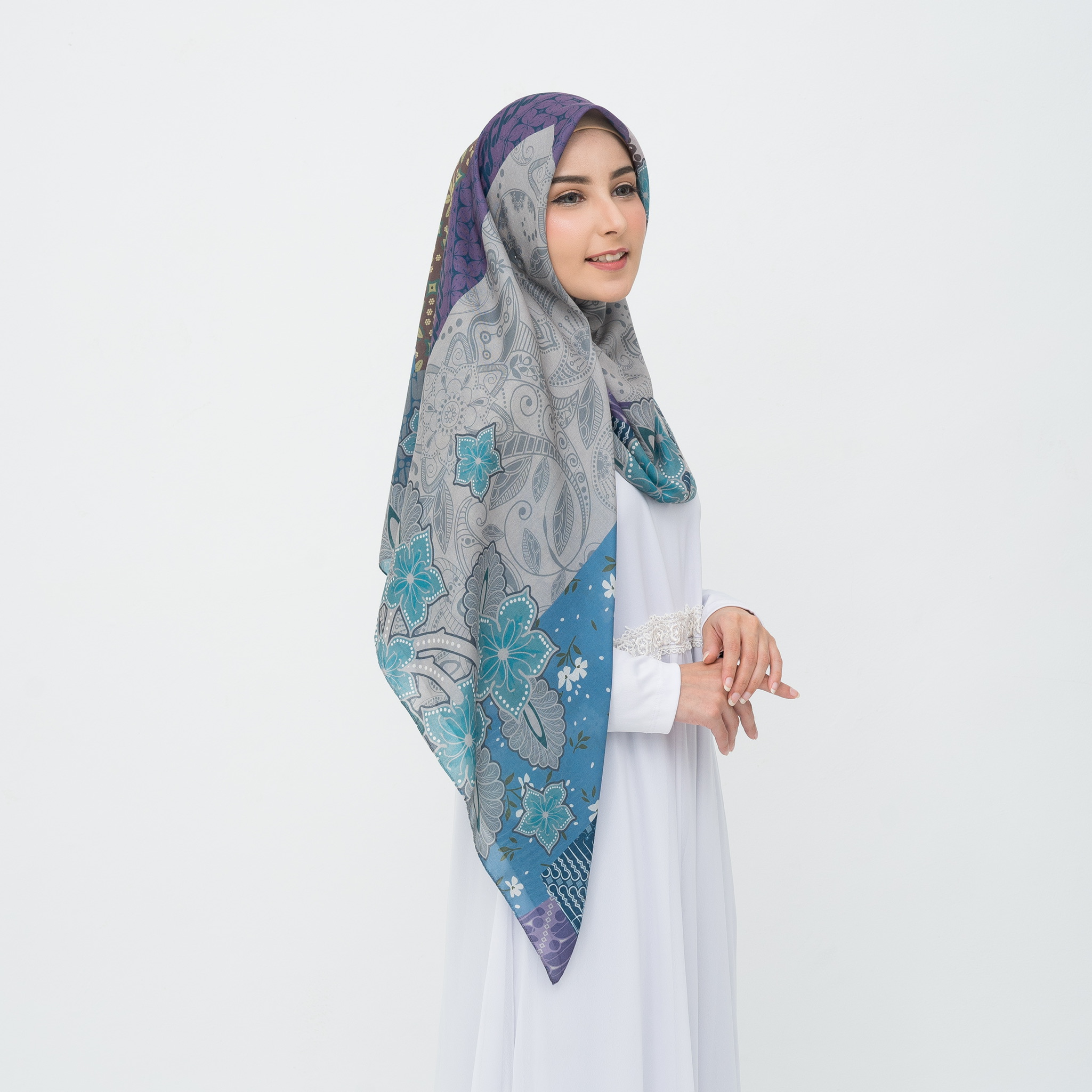 Deenha Hijab Batik Parang Tosca Segiempat Lasercut Voal Premium