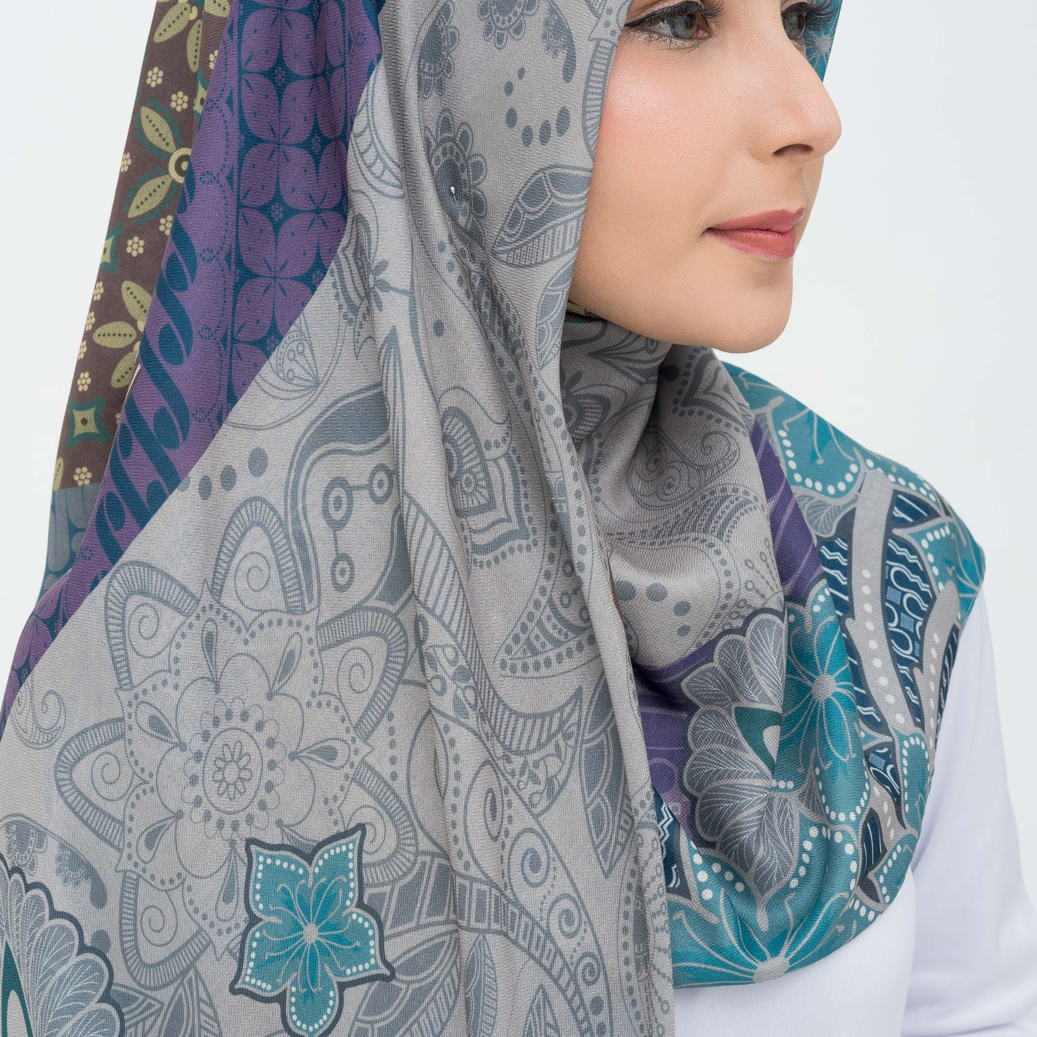 Deenha Hijab Batik Parang Tosca Segiempat Lasercut Voal Premium