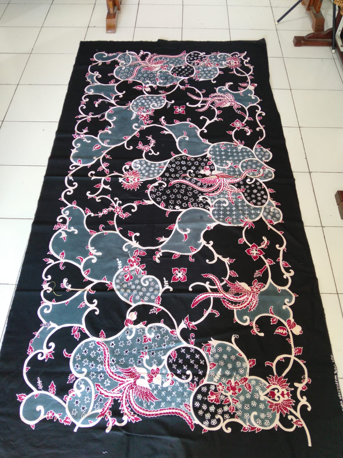 batik motif flora dan fauna