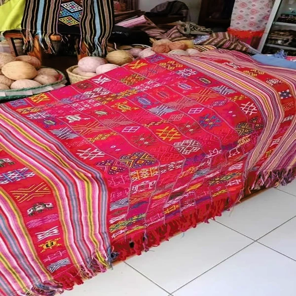 Selimut Talik Mandeu Merah