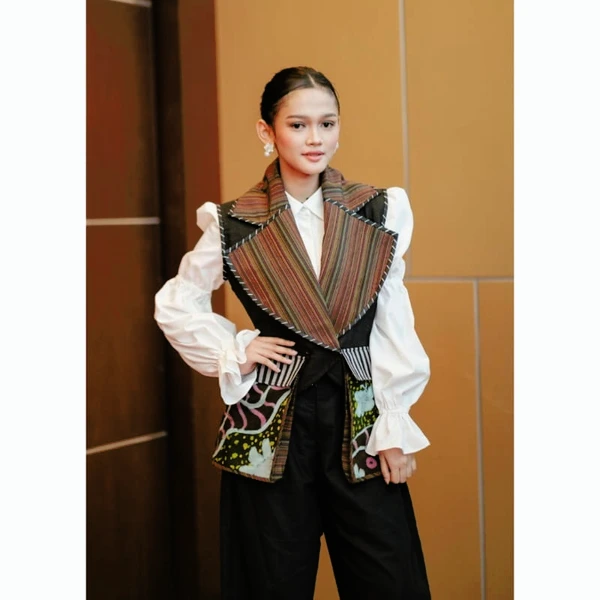 Rasyida Alam - Ransha Outer