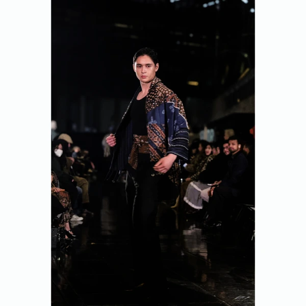 Rasyida Alam - Shavira Outer