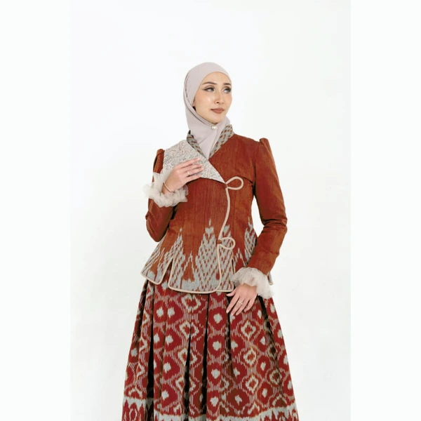 Rasyida Alam - Rhelya Blazer