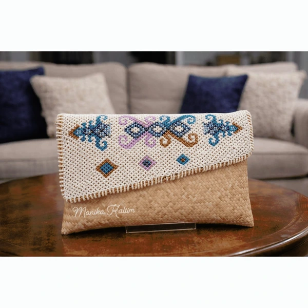 Pouch Tanika By Manika Kaltim