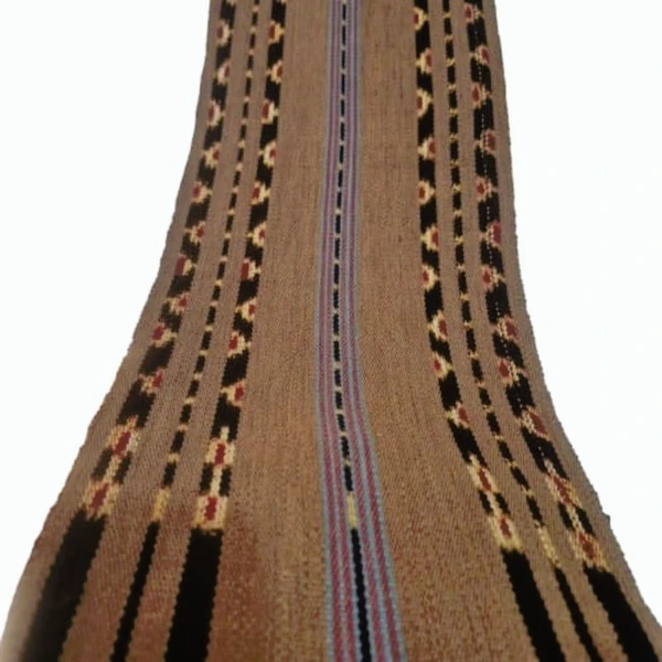 Selendang tenun ikat warna alam Maumere,Kab sikka