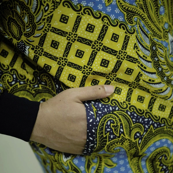 Jaket Bomber Batik Tulis Unisex Motif Beras Tumpah