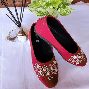 SEPATU SULAM