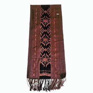 Selendang Tenun Ikat Maumere – Motif Nagalalang (Pewarna Alam)