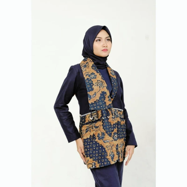Rasyida Alam - Luisa Blazer