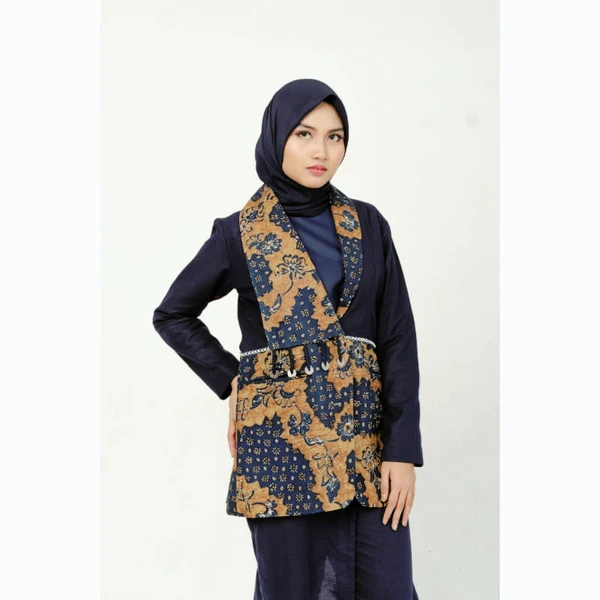 Rasyida Alam - Luisa Blazer