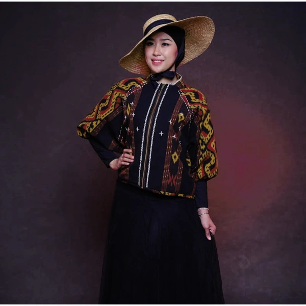 Rasyida Alam - Outer Konita