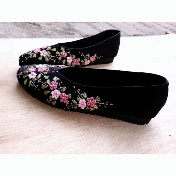 Sepatu wanita sulam 300 gram