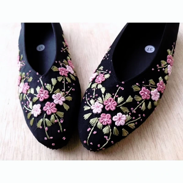 Sepatu wanita sulam 300 gram
