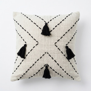 Cushion Garis X Benang Emas Tumanggal