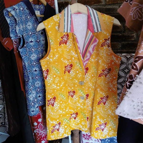 Outer Vest Batik Cap Wanita Modern - Kemuning Series / Rompi Batik Kekinian
