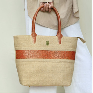 EconiQ Akusara Tote Bag