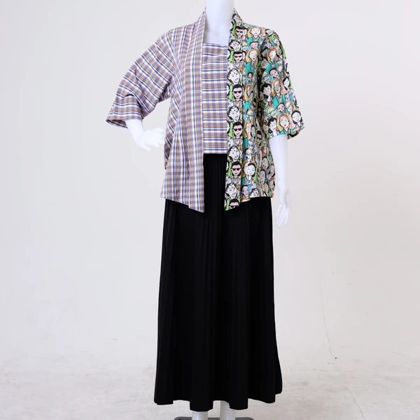 PEREMPUAN BERKEBAYA - KEBAYA KUTUBARU