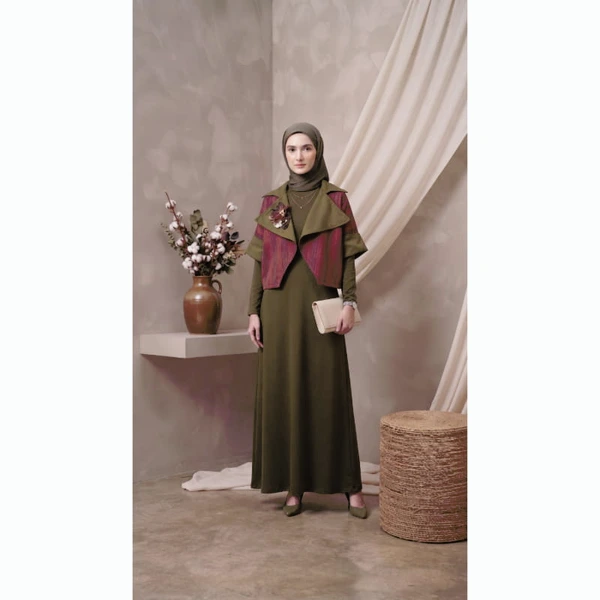 Rasyida Alam - Outer Sakara Lurik
