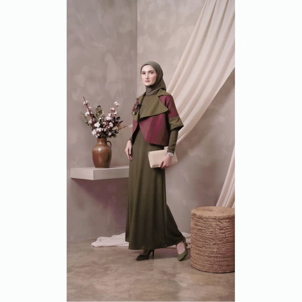 Rasyida Alam - Outer Sakara Lurik